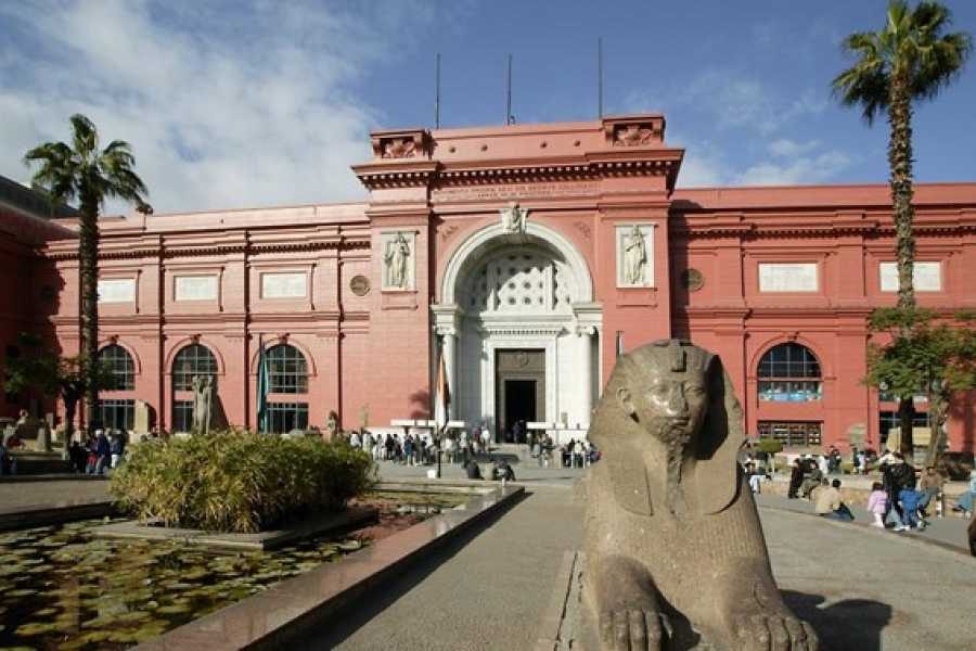 TOUR TO PYRAMIDS & THE EGYPTIAN MUSEUM