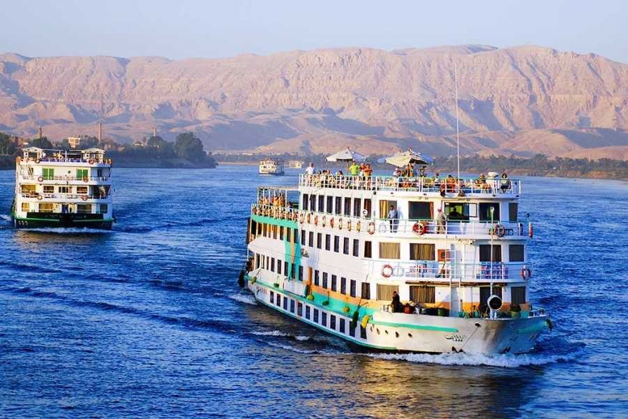 7 DAY PYRAMIDS & NILE CRUISE BY AIR